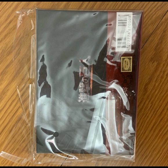 NWT Attack on Titan 4x6 photo or card book - Picture 2 of 5